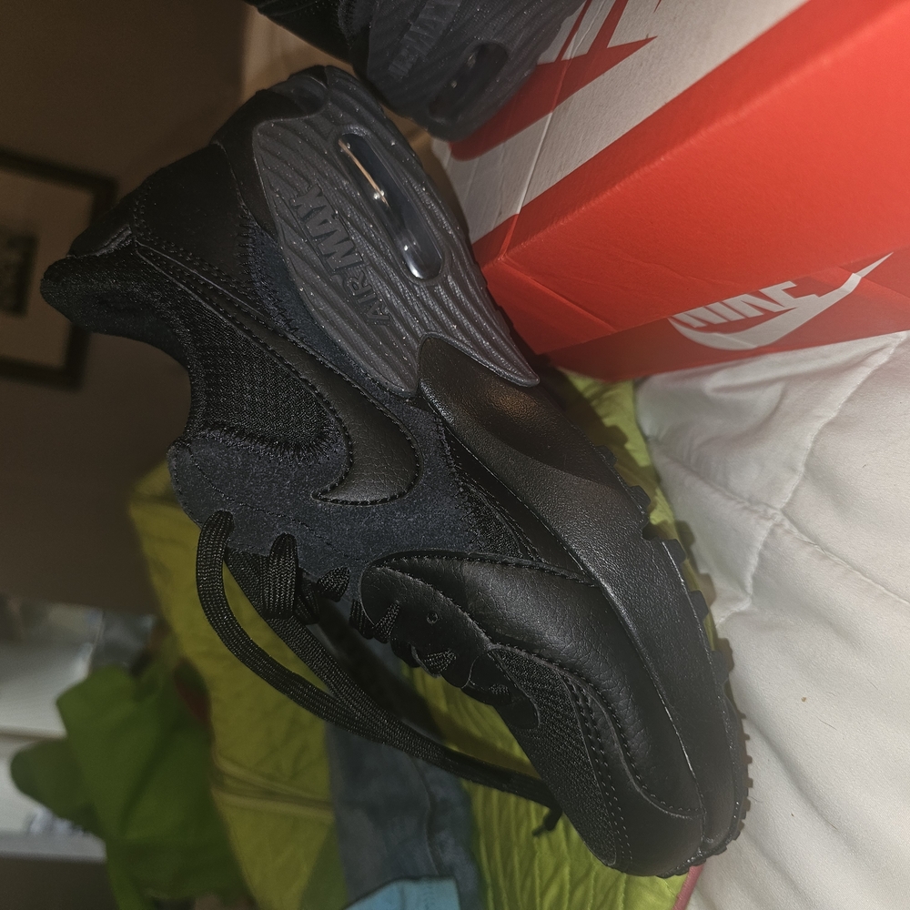 Nike Black Sneakers with Thick Sole and Textured Upper